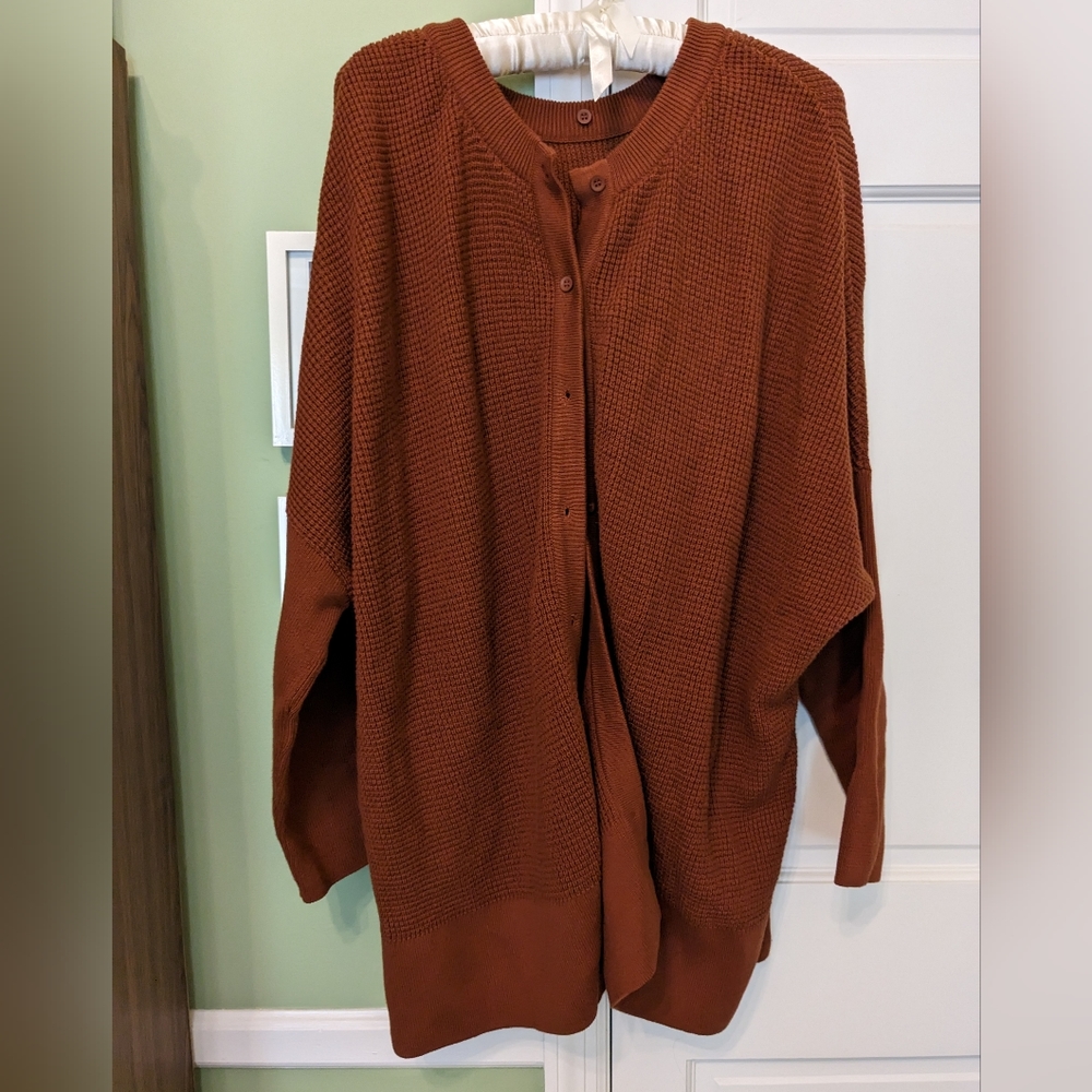 Vetta Oversized Waffle-weave Batwing Sweater in Terracotta, Size XL
